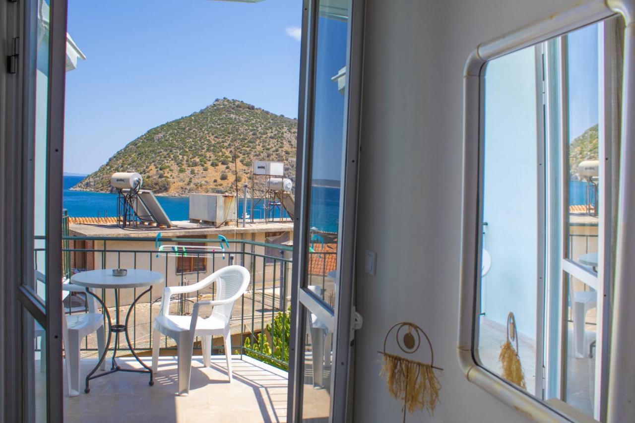 Bob'S Apartments Tolo Bagian luar foto